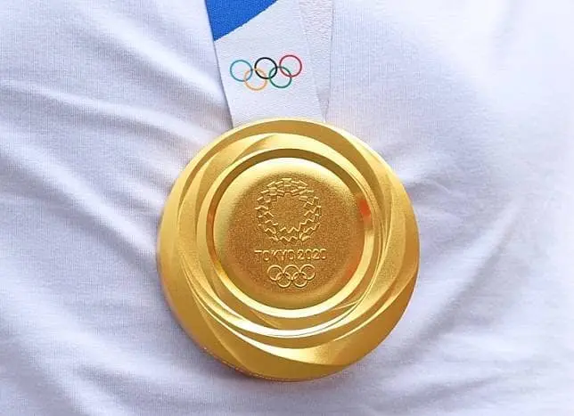 ميدالية ذهبية